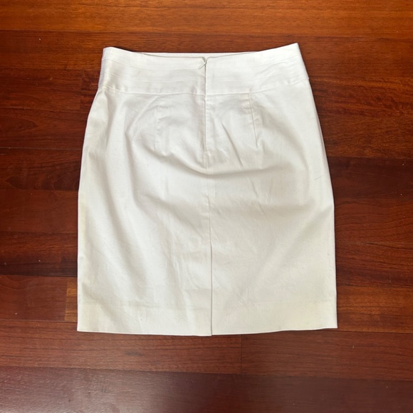 BANANA REPUBLIC WHITE PENCIL SKIRT - Picture 3 of 3